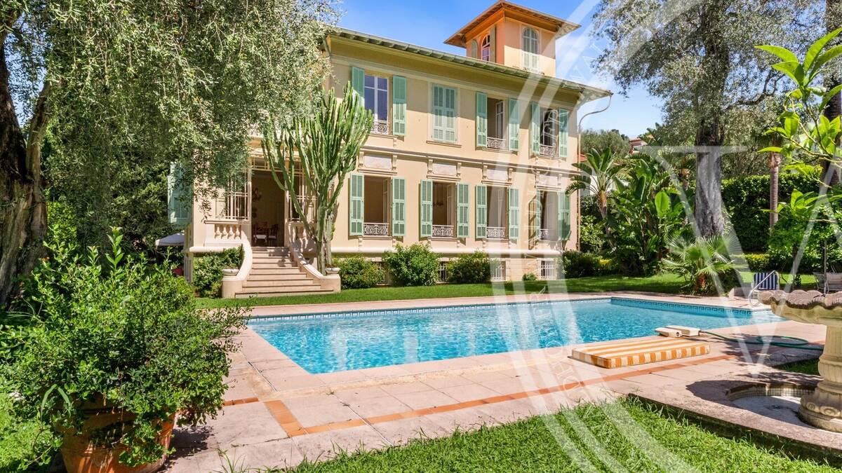Une villa Belle Époque intemporelle dans un domaine privé à quelques pas d'une plage praticable - photo 2