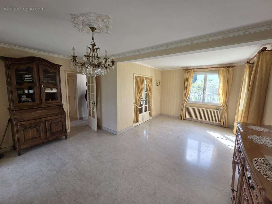 Maison 135 m² à La Loupe  - photo 4