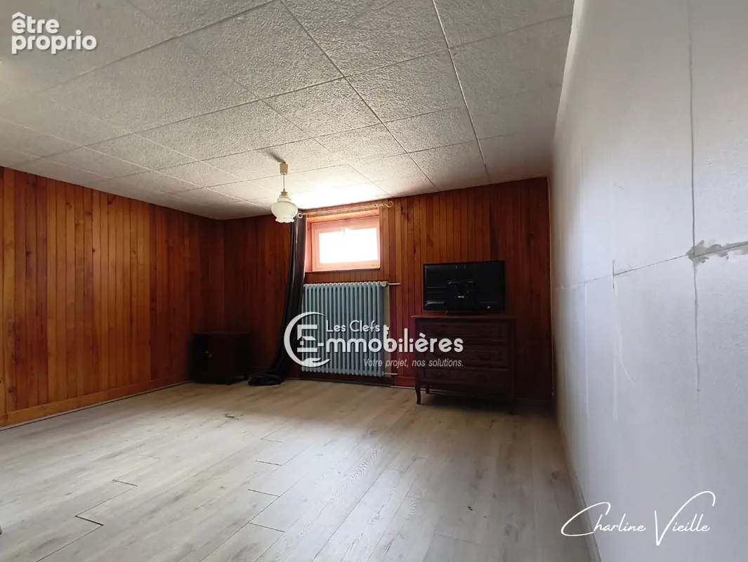 Maison familiale avec grand terrain arboré et potentiel de rénovation - photo 12