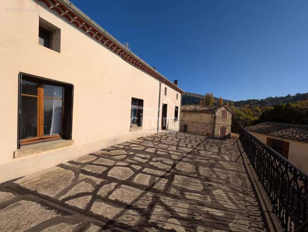 Maison de village t6 avec garage - photo 8
