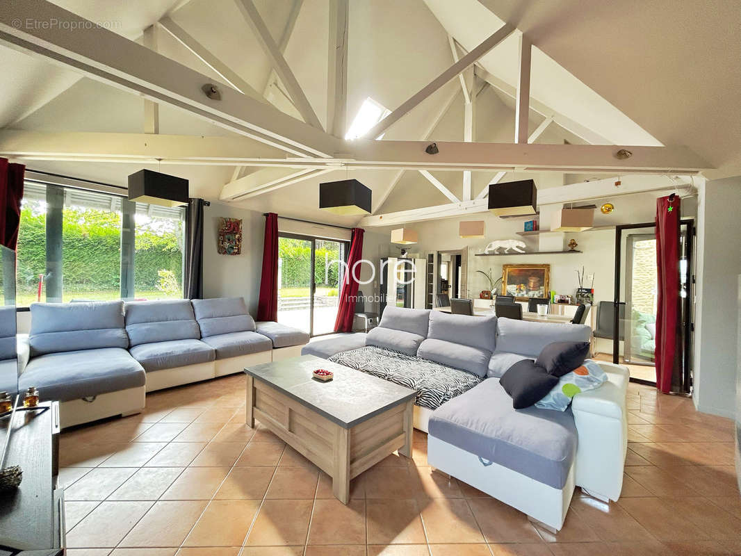 Maison à BELLENGREVILLE