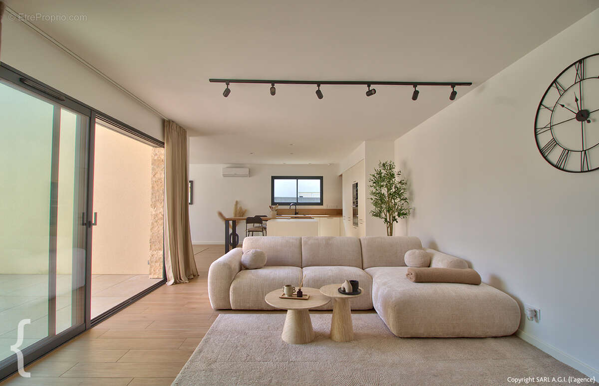 Maison à LES MARTRES-DE-VEYRE