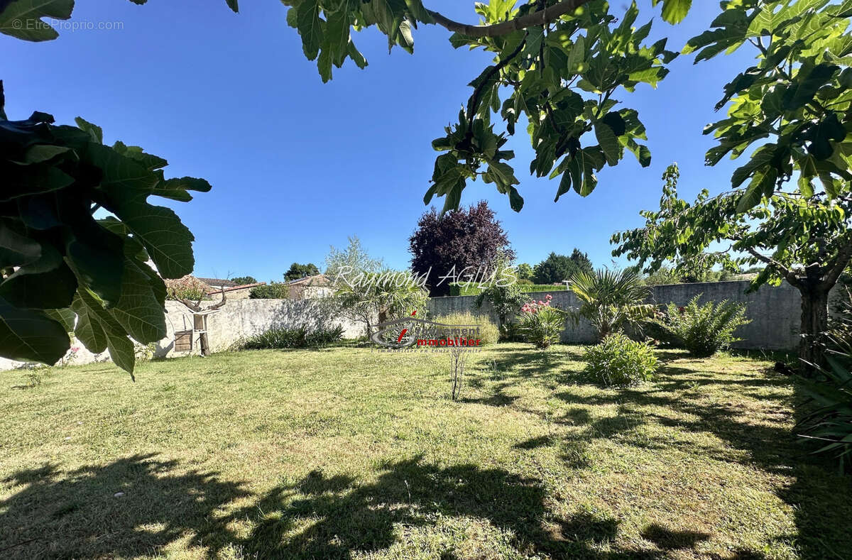 Charmante propriété de village rénovée de 7 chambres avec potentiel de revenus - photo 8
