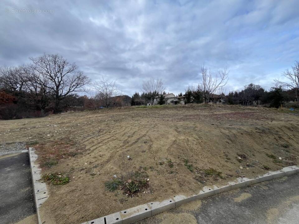 Terrain à BEVONS