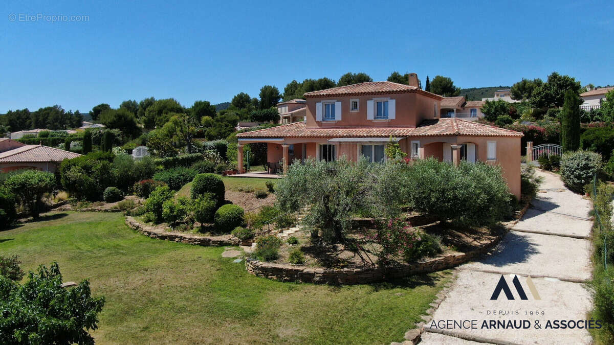 Villa T4 - 137m² avec un garage double de 41m² - photo 3