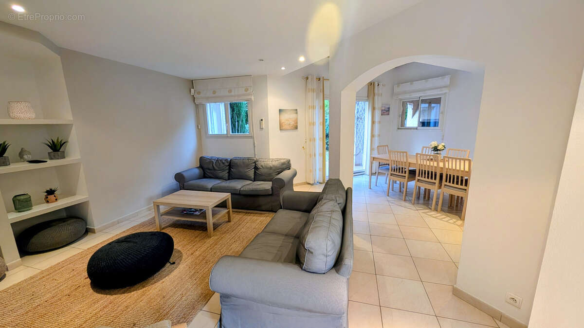 Maison à LAROQUE-DES-ALBERES