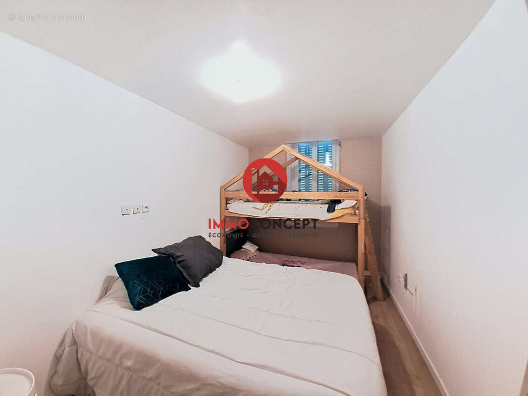 Appartement à ROQUEMAURE