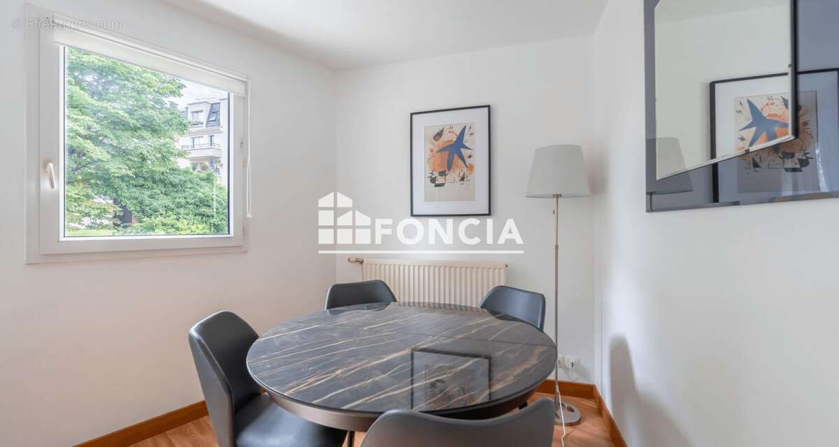 Appartement à FRESNES