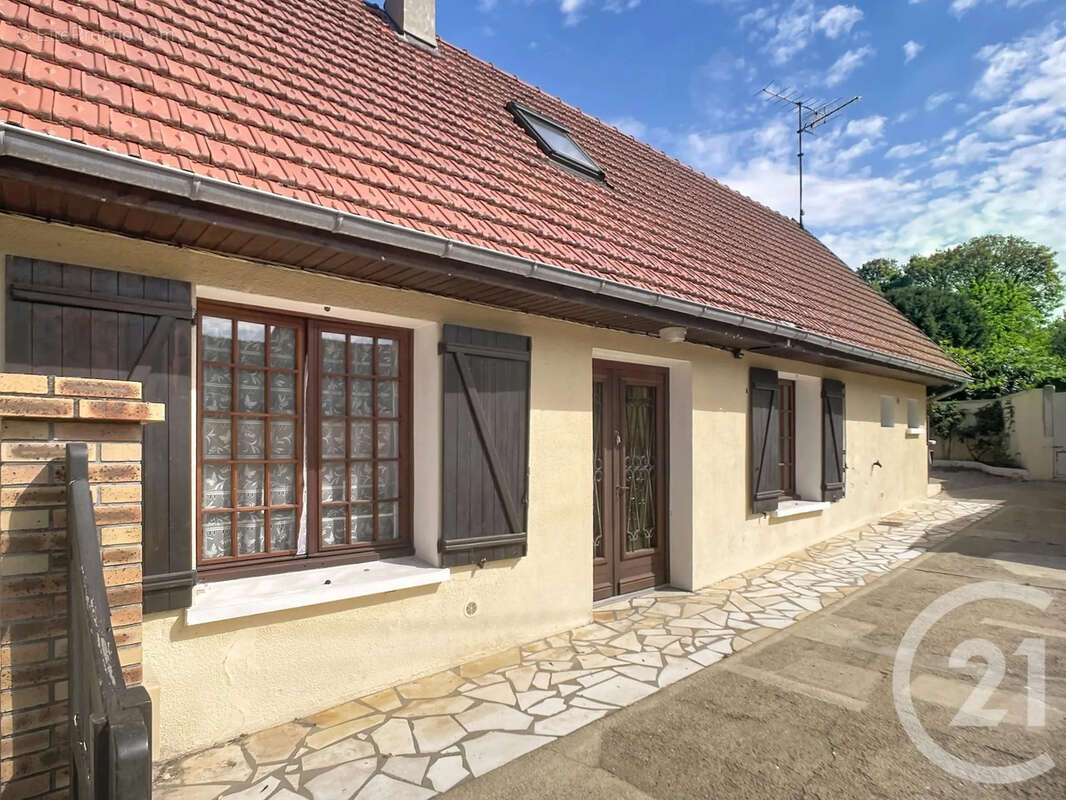 Maison à ERAGNY-SUR-EPTE