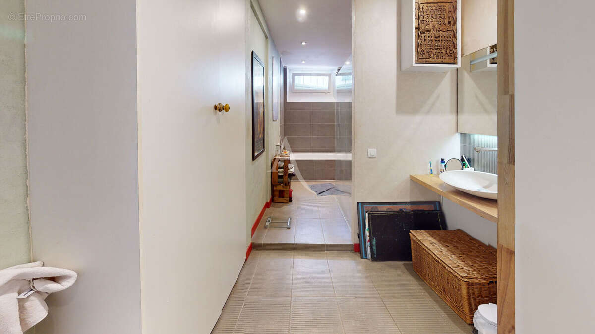 Appartement à PARIS-10E