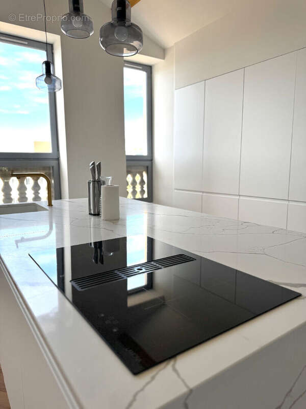 Appartement de prestige 144 m² , Immeuble historique , Centre-ville de Nîmes - photo 8