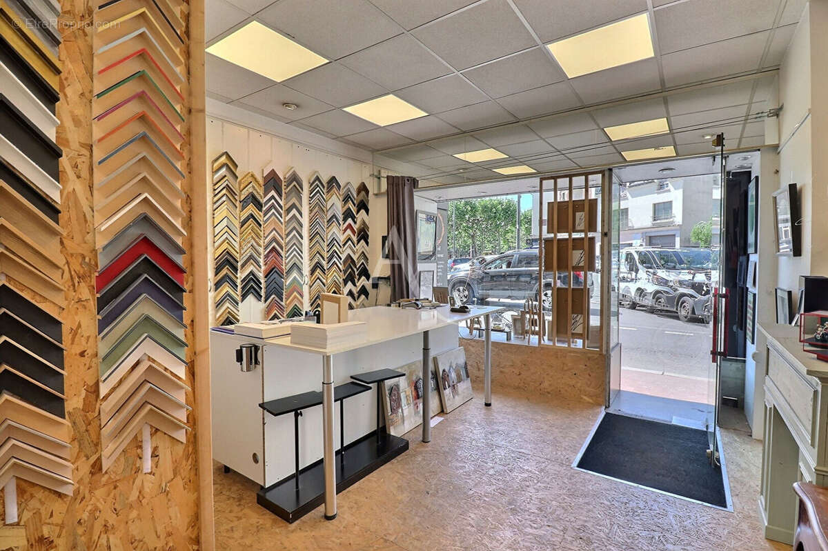 Commerce à MAISONS-LAFFITTE