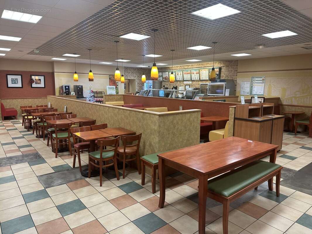 Autre à PONT-SAINTE-MARIE