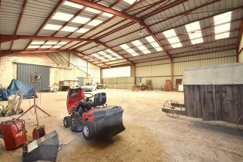 Grande maison (170 m², 11 pièces) Salle de reception (115 m²) Grand hangar (350 m²) à vendre TIVERNON (45) - photo 19