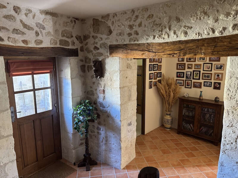 Maison à YVIERS