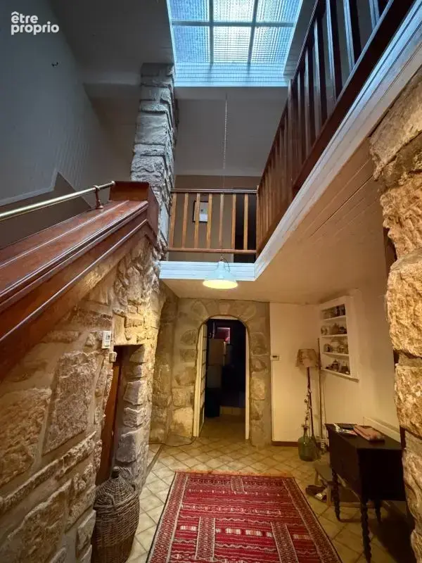Maison de caractère mitoyenne avec beaux volumes, sauna, terrasse et jardin – Pexonne (54) - photo 2
