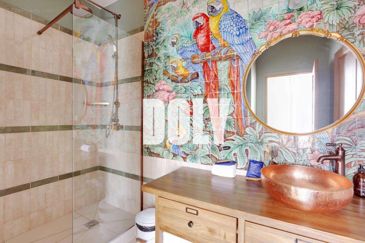 Appartement à PARIS-1E