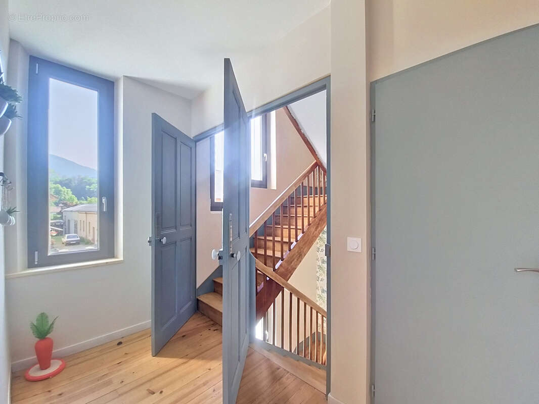 Maison à LES ECHELLES