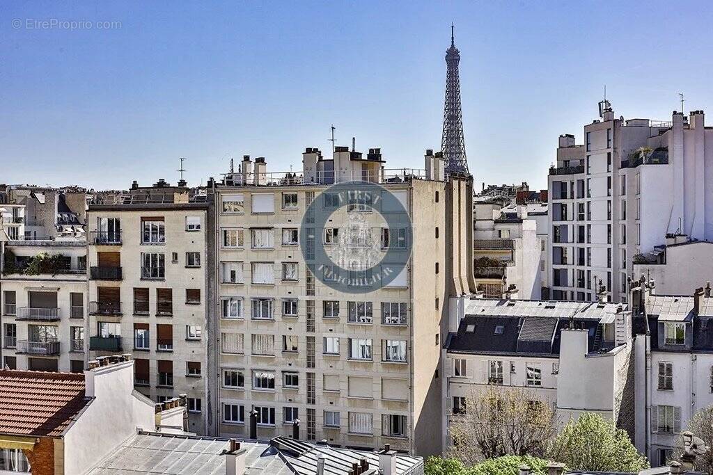 Appartement à PARIS-16E