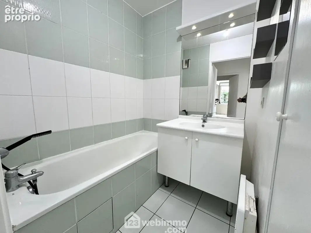 Pour finir, cette jolie salle de bains.