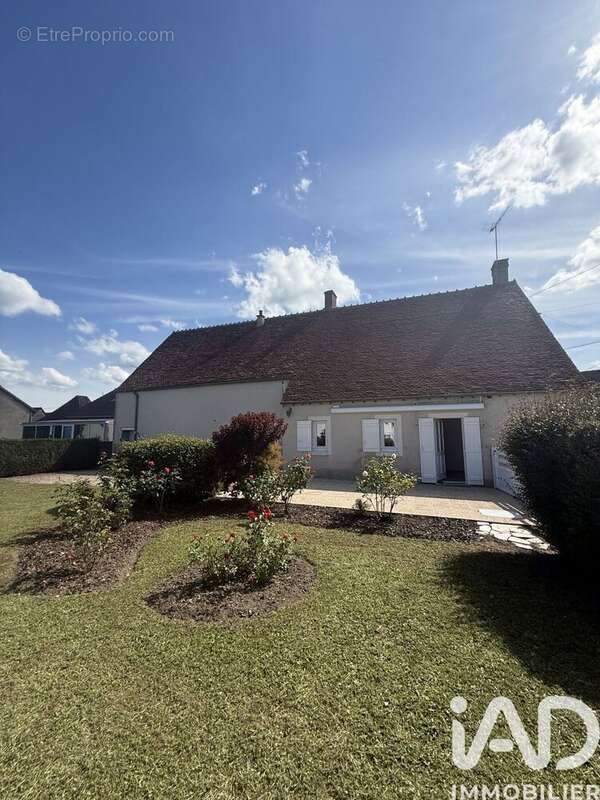 Photo 2 - Maison à SAINT-AMAND-MONTROND