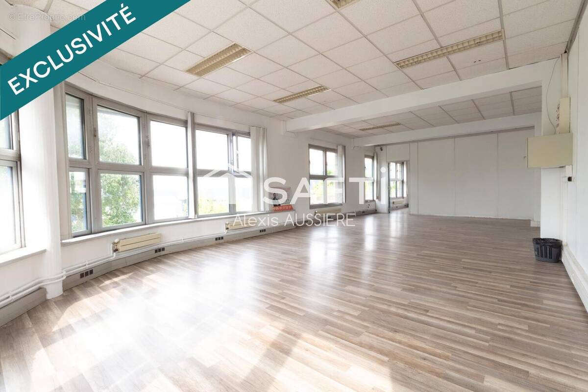 Photo 1 - Commerce à VILLIERS-SUR-MARNE