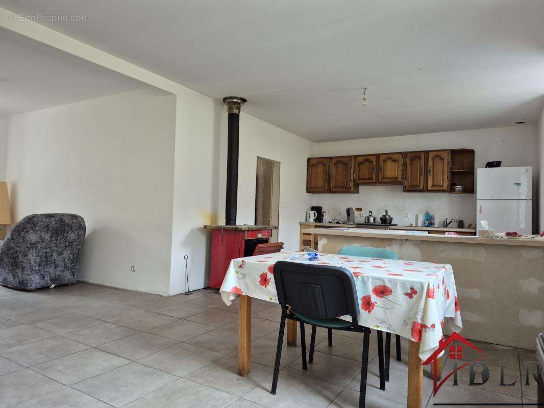 Maison à CORRAVILLERS