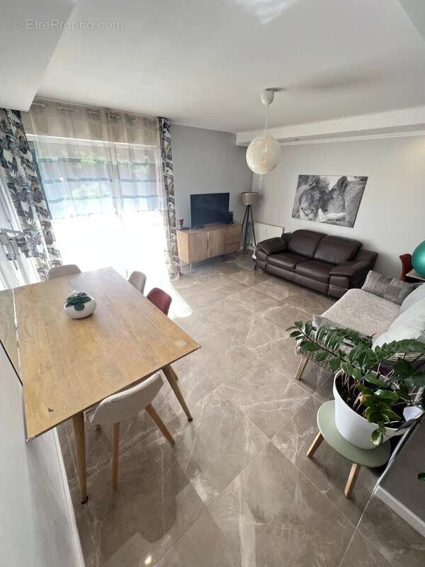 Appartement à LE CANNET