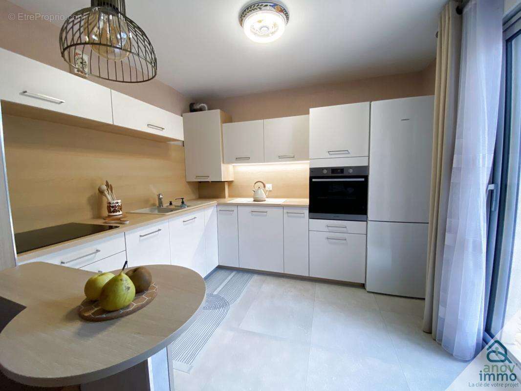 Appartement à CHARBONNIERES-LES-BAINS