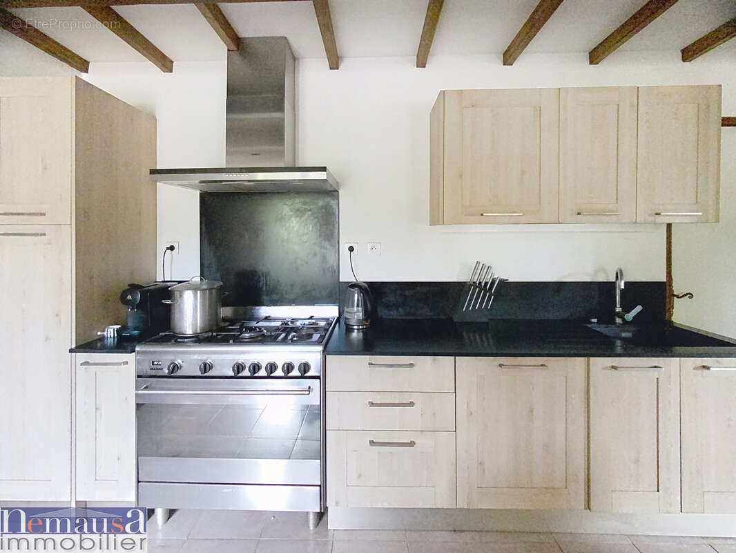 Maison à SAINT-LAURENT-DES-ARBRES