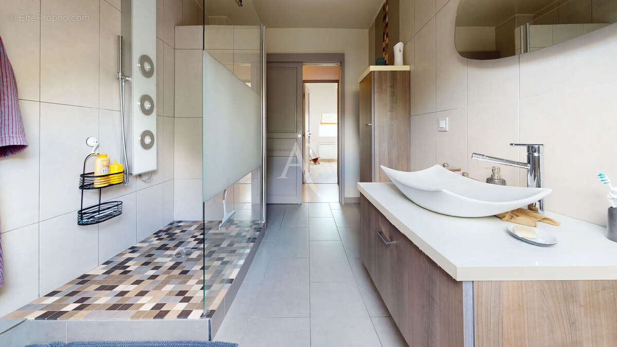 Maison Conflans 112m² habitables et 96 m² Carrez. - photo 8