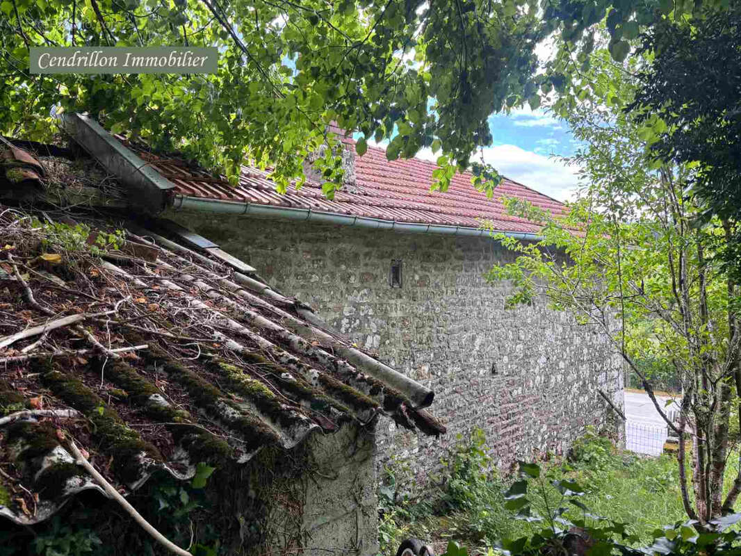 Projet rénovation ! Maison indépendante 70m2 habitables, en pierre avec terrain, près du Lac de Vassivière. - photo 30