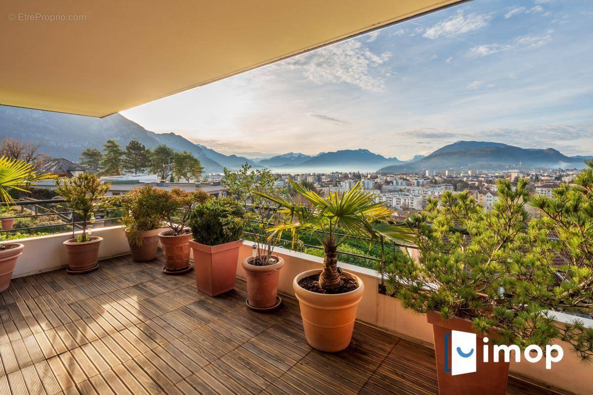 Appartement à ANNECY-LE-VIEUX