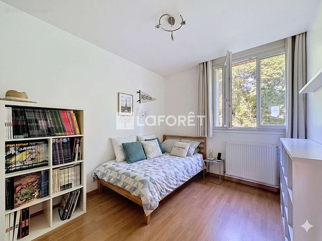 Appartement à SURESNES