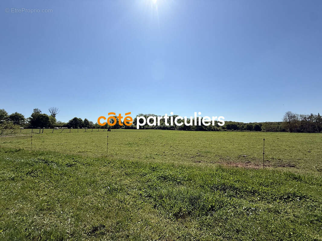 Maison à SAINT-BONNET-TRONCAIS