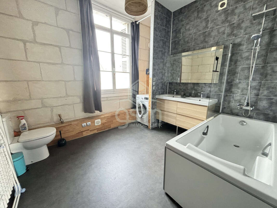 Maison à SAINTE-MAURE-DE-TOURAINE