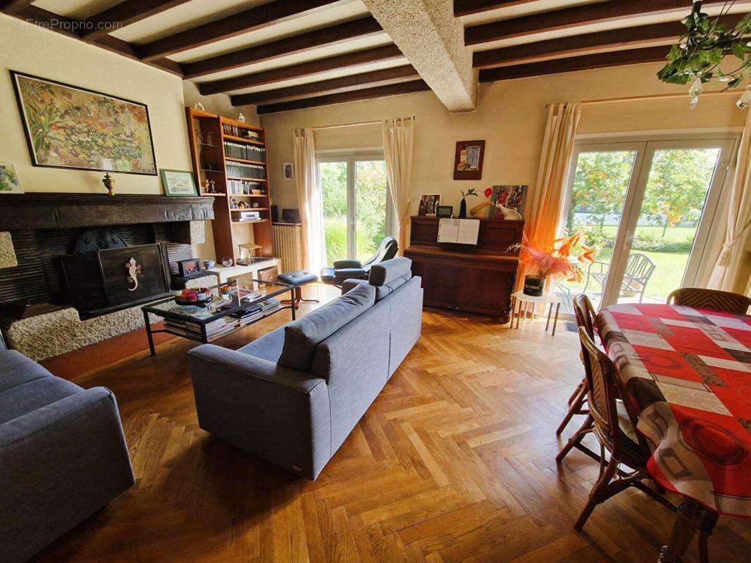 Maison à VOUNEUIL-SOUS-BIARD
