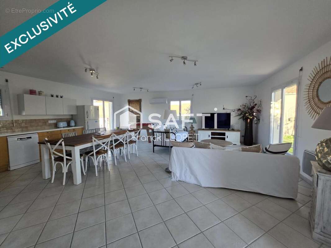 Photo 2 - Maison à VENDAYS-MONTALIVET