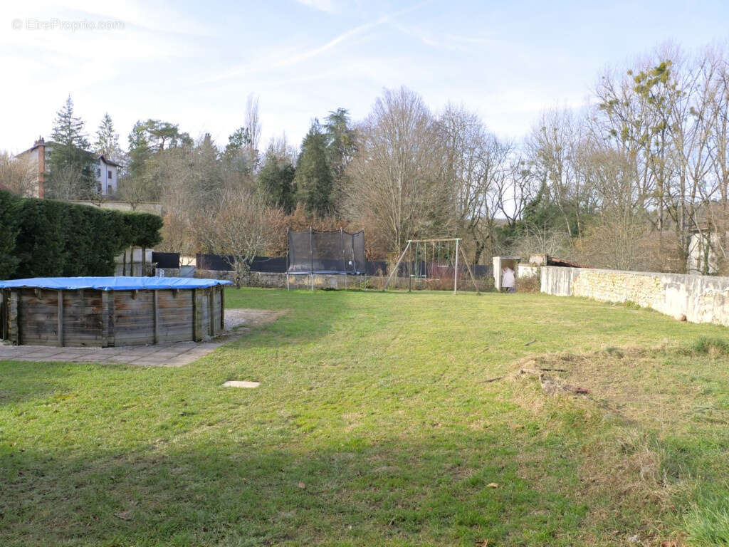 Maison à PONCIN