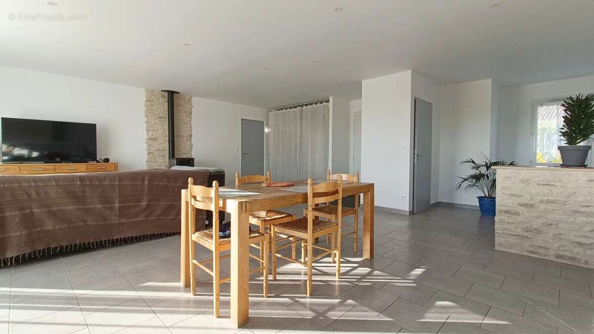 Maison à LE ROCHEREAU