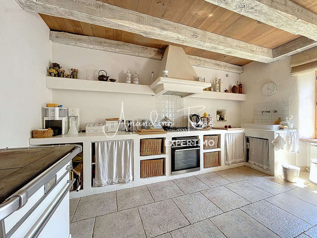À vendre   Ancien prieuré du XIVe siècle entièrement rénové   Larzac, charme et autonomie - photo 14
