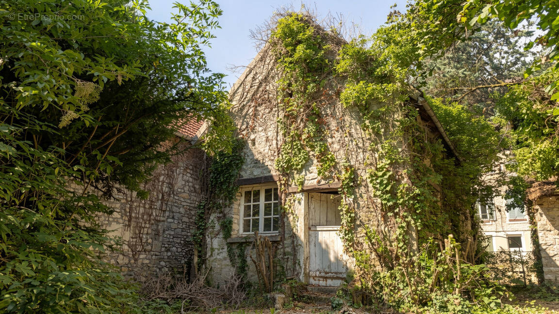 Maison à BEYNES