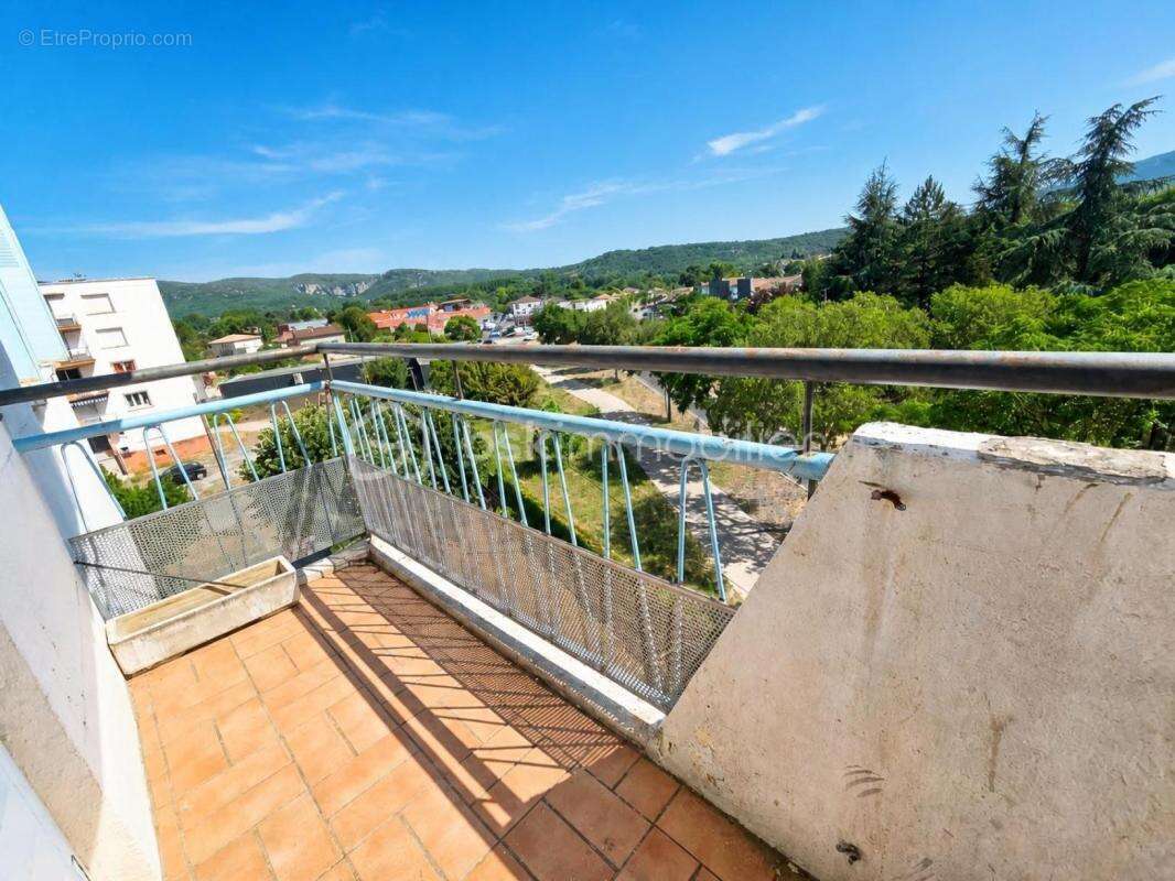 Appartement t4 avec balcon – 77,63 m² – ganges – proche toutes commodités - photo 10