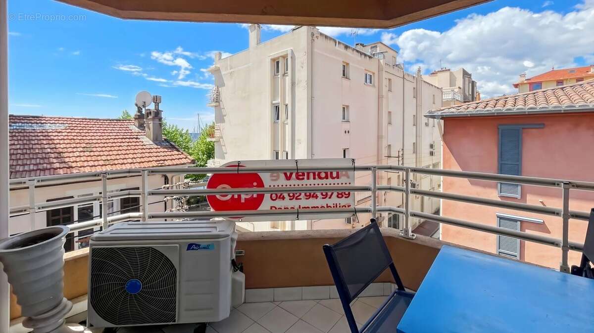 Appartement à VALLAURIS