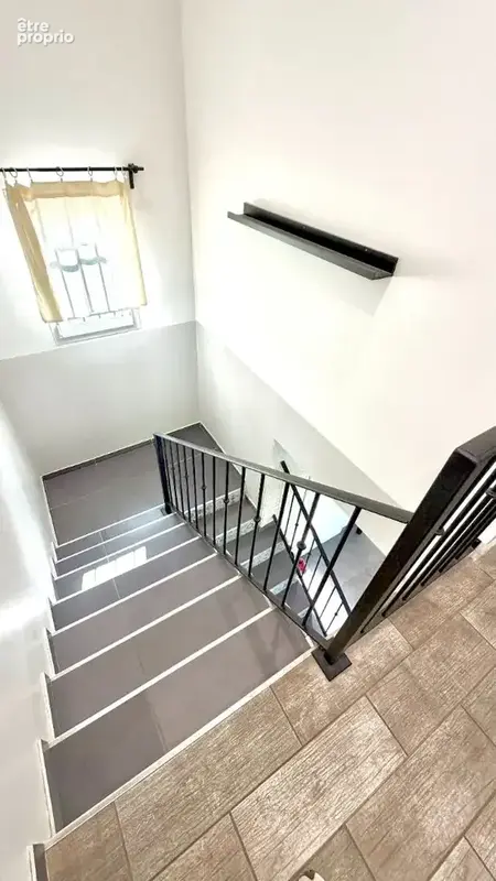 Villa avec piscine dans environnement calme et résidentiel. - photo 12