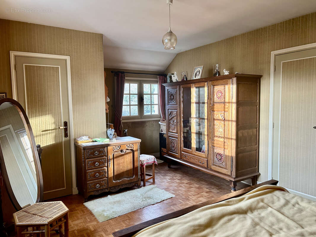 Maison à LA VILLE-AUX-DAMES
