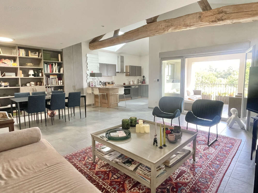 Appartement à SAINT-GENIS-LES-OLLIERES