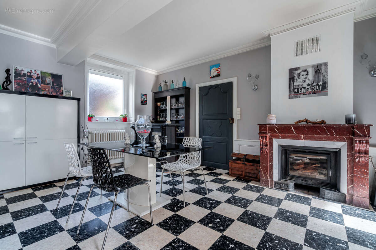 Maison à SAINT-SYMPHORIEN-SUR-COISE