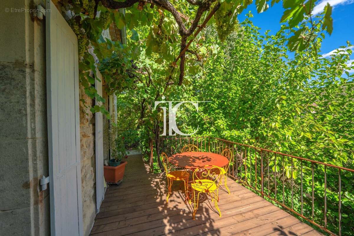 Maison à LES ASSIONS