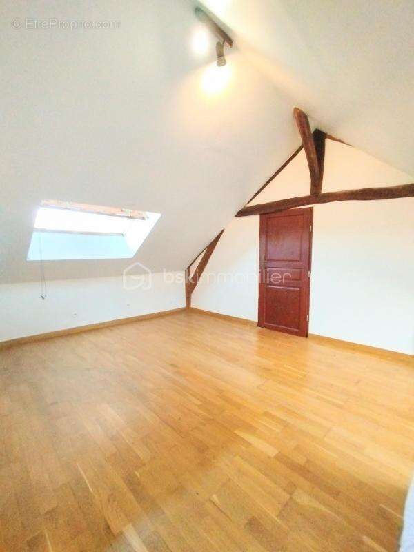 Appartement à DAMMARIE-LES-LYS